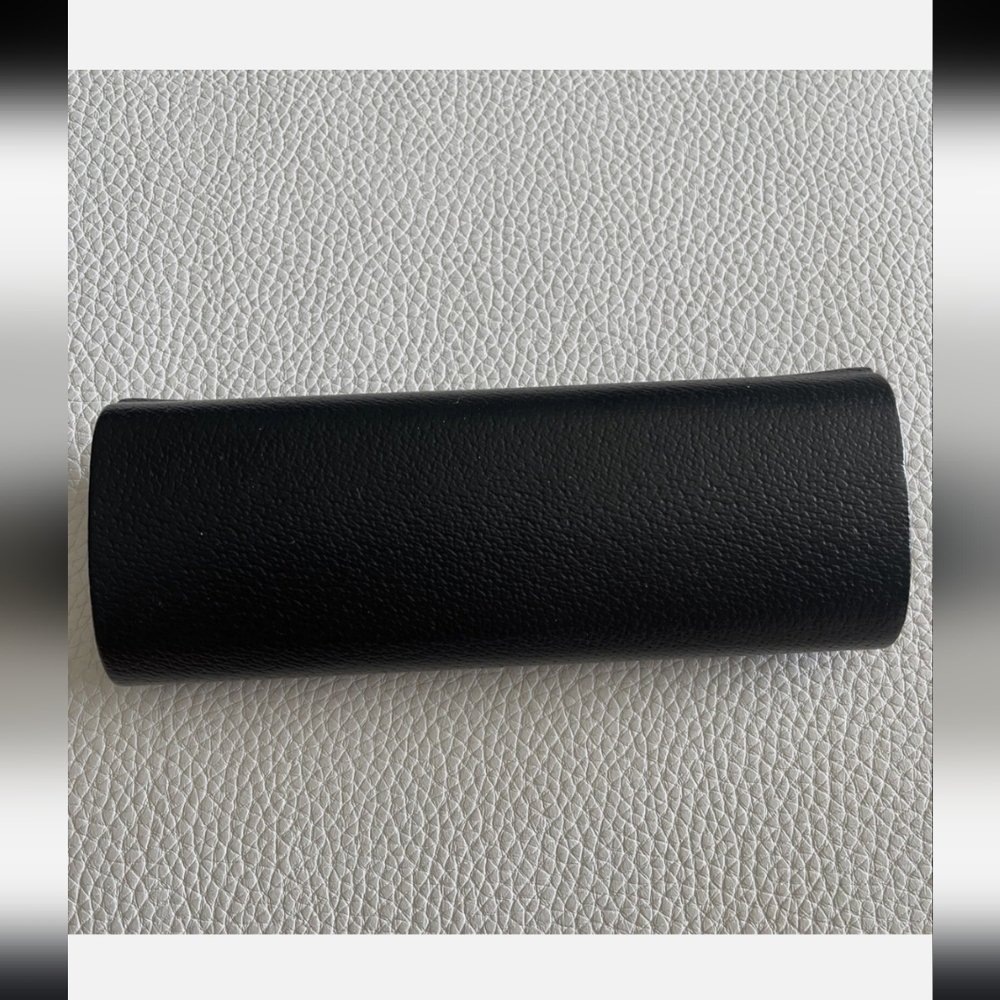 Burberry Black Glasses Hard Case with Textured Finish Magnetic Closure - Picture 5 of 10
